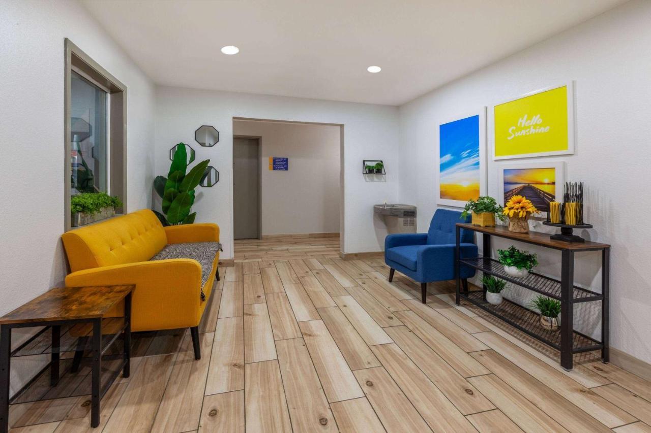 Days Inn By Wyndham Racine/Sturtevant Dış mekan fotoğraf