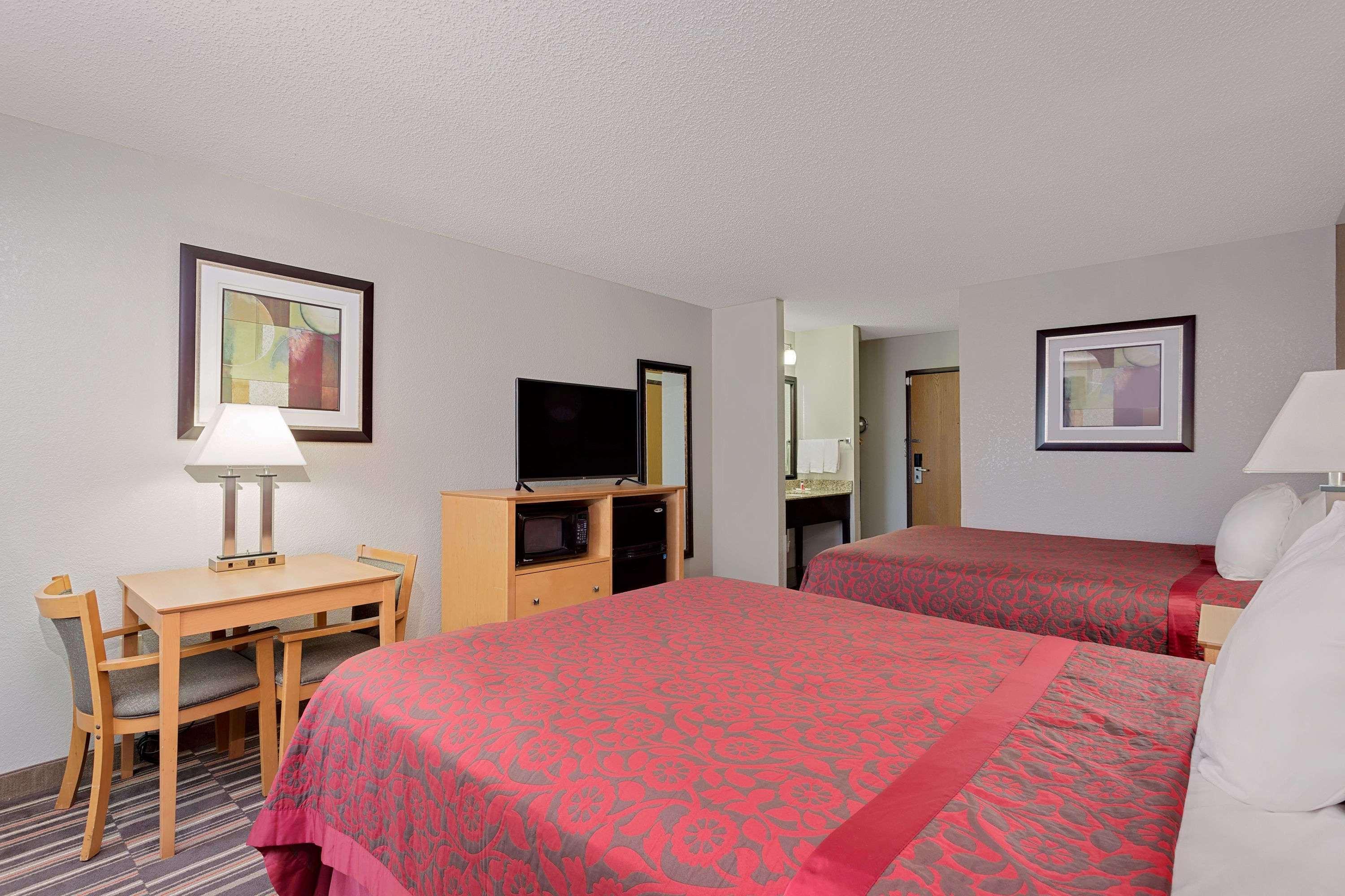 Days Inn By Wyndham Racine/Sturtevant Dış mekan fotoğraf