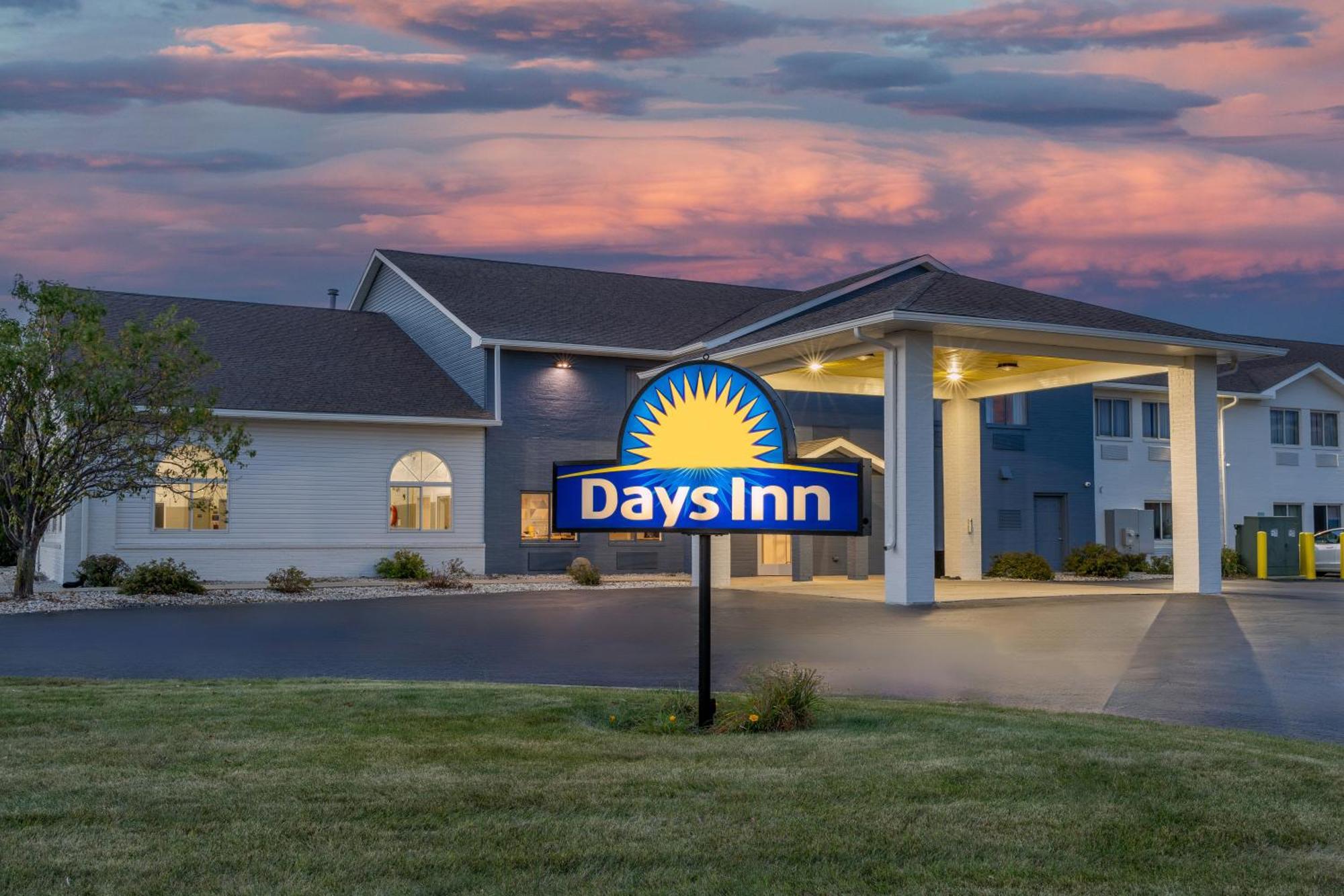 Days Inn By Wyndham Racine/Sturtevant Dış mekan fotoğraf
